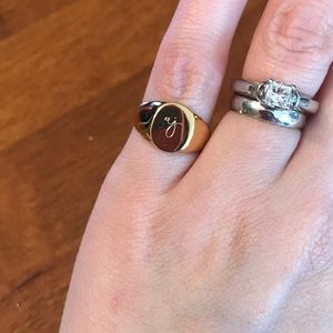 Stella & Dot Signet ring